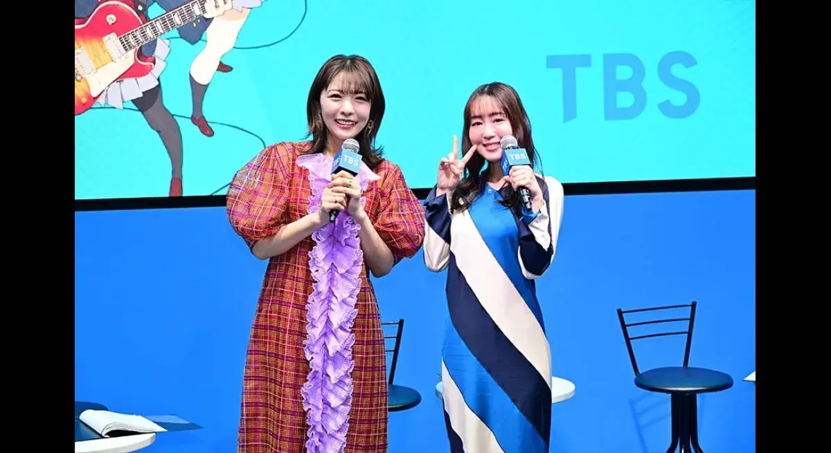 Toyosaki & Hikasa: Love for "K-ON!" Keeps Youth Alive