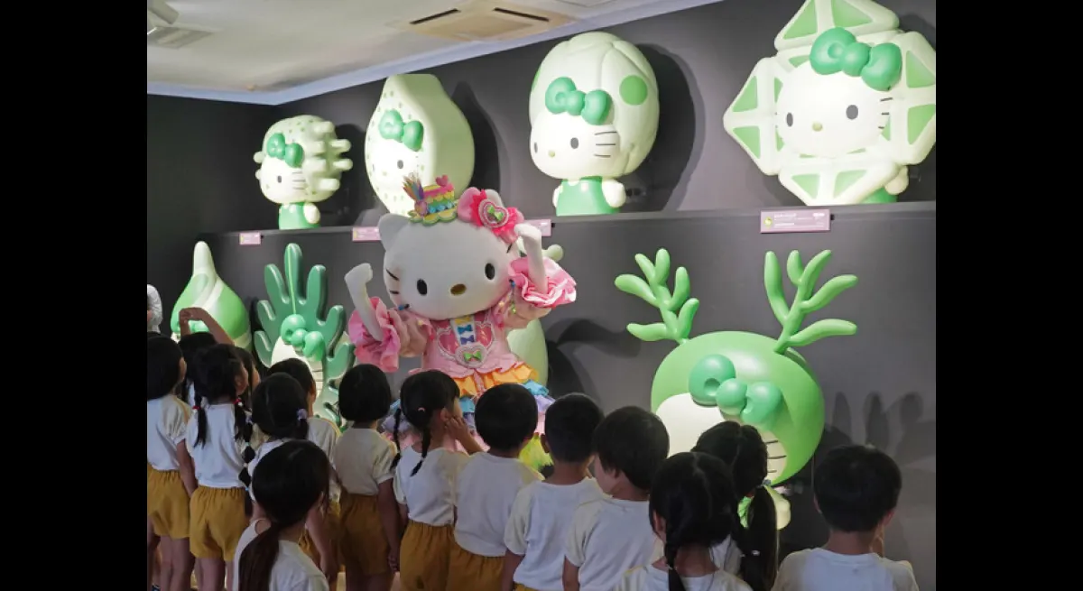 Hello Kitty's Algae Makeover Unveiled